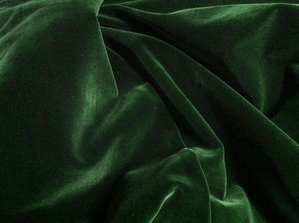 зеленая бархатная ткань