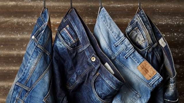 почему джинсы красятся